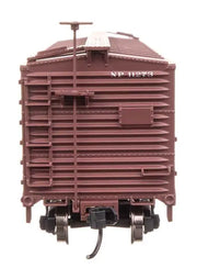 Walthers 910-40186 40' Double Sheathed Wood Boxcar Northern Pacific NP 11273