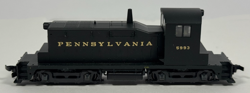 Walthers 932-1352 HO Scale EMD SW1 Pennsylvania PRR 5993 - USED
