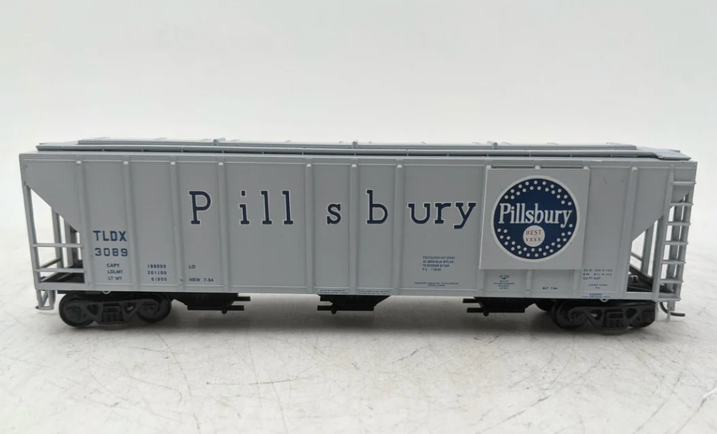 Walthers 932-5704 HO Scale PS2-CD Covered Hopper Kit Pillsbury TLDX 3078 - NOS