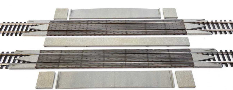 Walthers 948-83113 HO Scale Wood Crossing with Re-Railer Ends for Code 83 Track