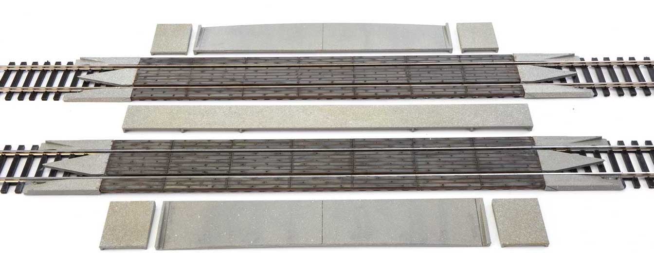 Walthers 948-83113 HO Scale Wood Crossing with Re-Railer Ends for Code 83 Track