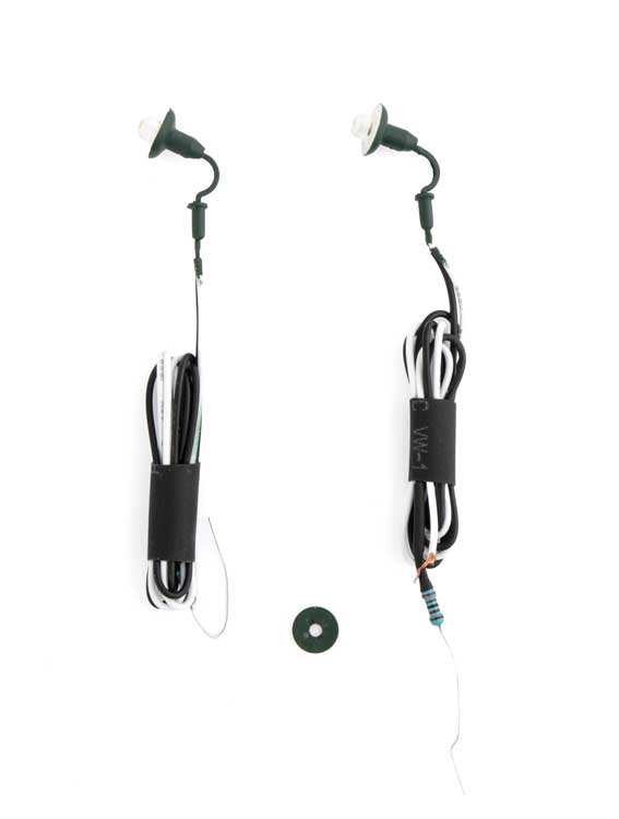 Walthers SceneMaster 949-4802 HO Scale LED Wall Mount Light (2 Pack)