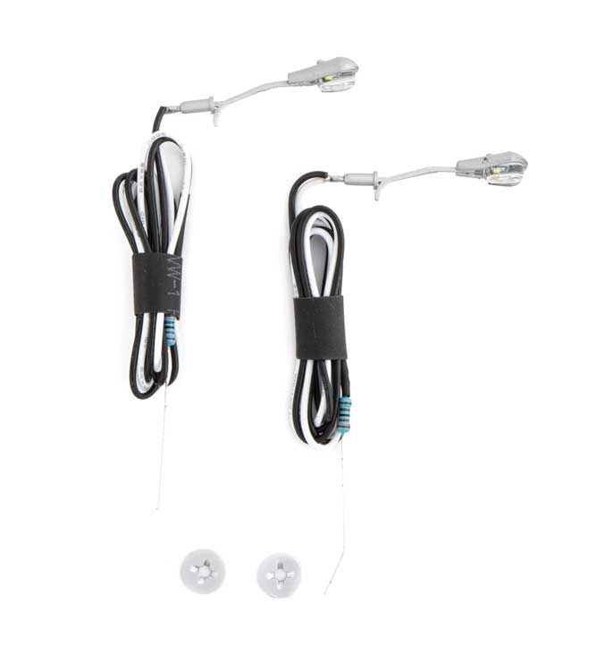 Walthers SceneMaster 949-4804 HO Scale LED Modern Short Arm Style Streetlight (2 Pack)