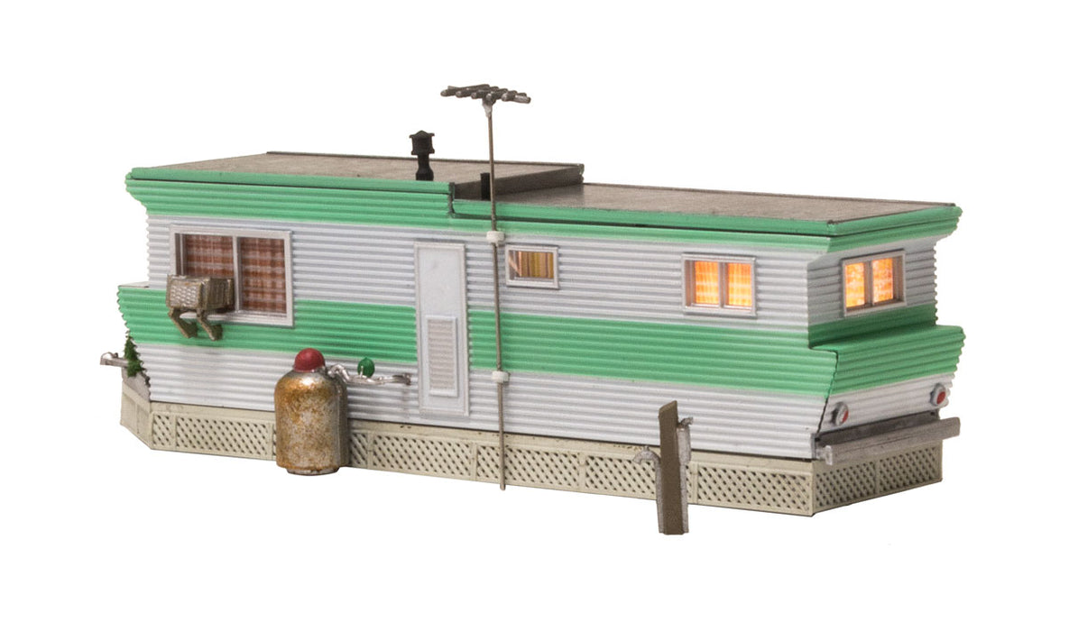 Woodland BR4950 N Scale Built & Ready Structure Grillin' & Chillin' Trailer with Lights