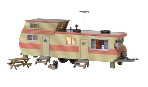 Woodland BR4951 N Scale Built & Ready Structure Double Decker Trailer with Lights