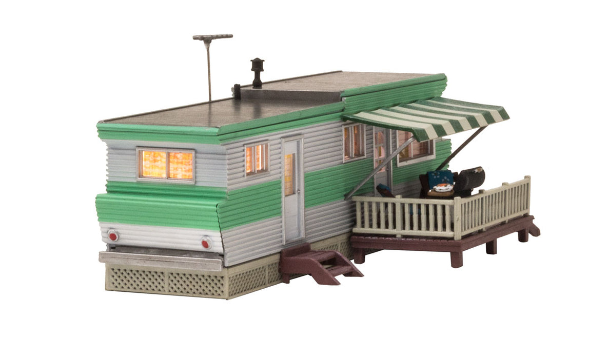 Woodland BR5060 HO Built Up Structure Grillin’ & Chillin’ Trailer