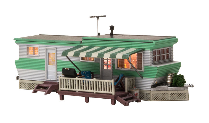Woodland BR5060 HO Built Up Structure Grillin’ & Chillin’ Trailer