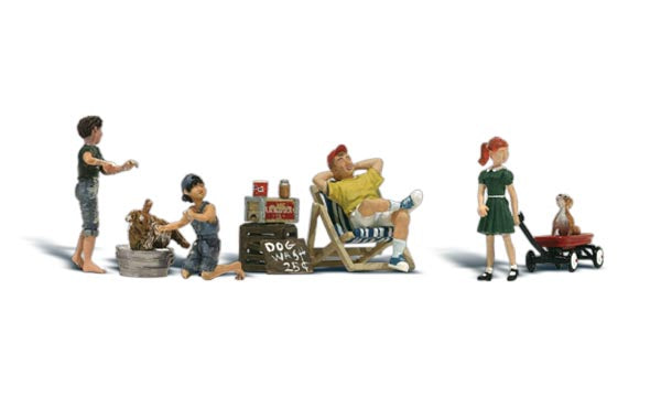 Woodland Scenics A2195 N Scale Figures - Dog Wash