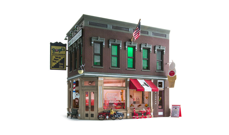 Woodland Scenics BR5844 O Scale Built Up Structure - Corner Emporium