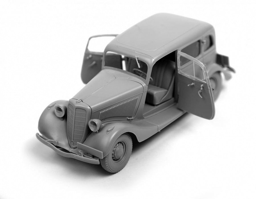 Zvezda 3634 1/35 GAZ M1 Soviet Staff Car Model Kit