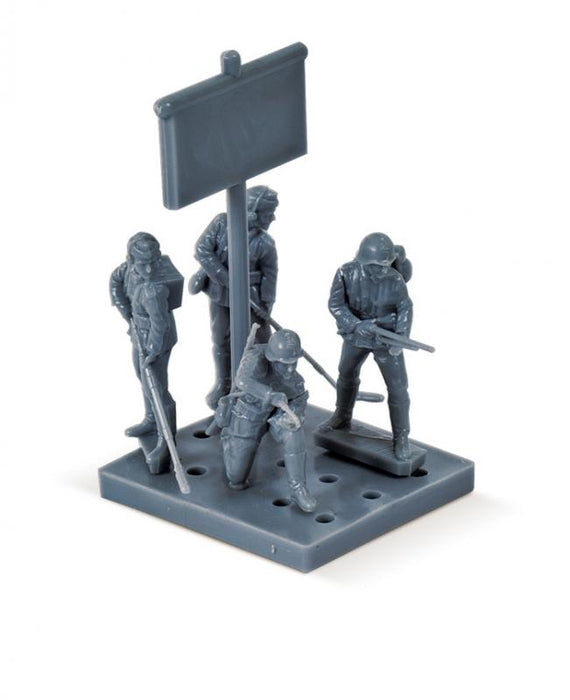 Zvezda 6110 1/72 German Sturmpioniere Figures Model Kit