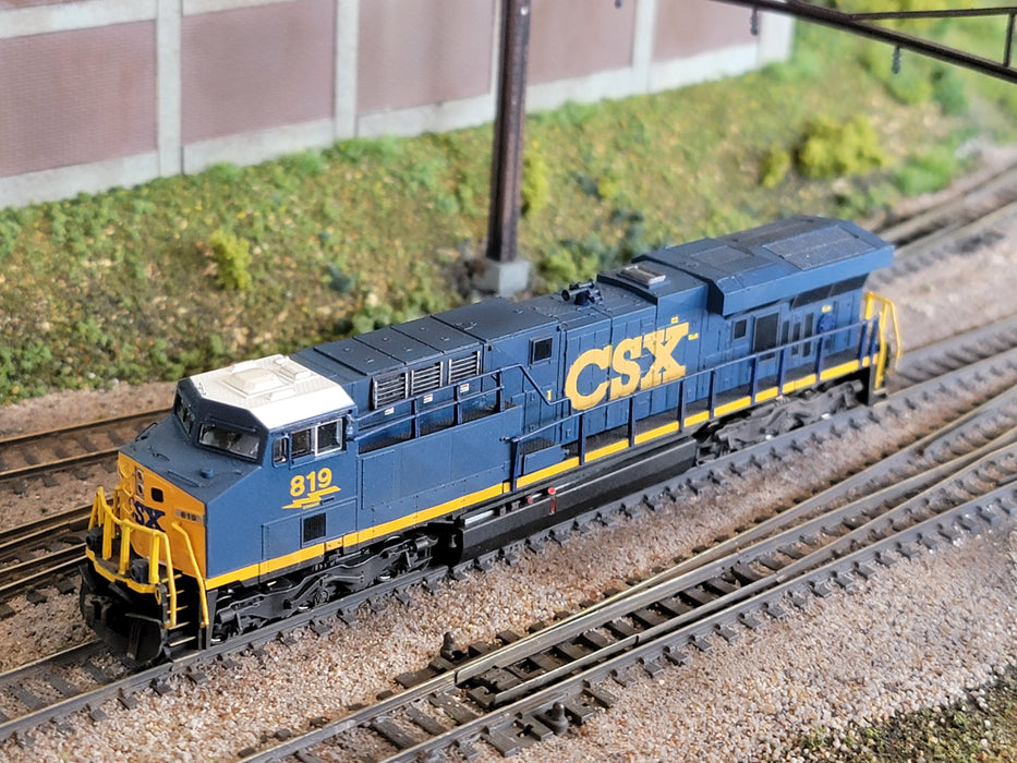 KATO 1768908 N Scale GE ES44AC GEVO Diesel CSX Dark Future 819 (Weath