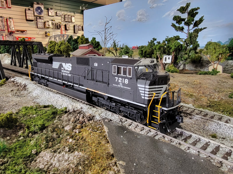 Kato HO Scale EMD SD80MAC Norfolk Southern NS 7218 (Custom Painted) - USED