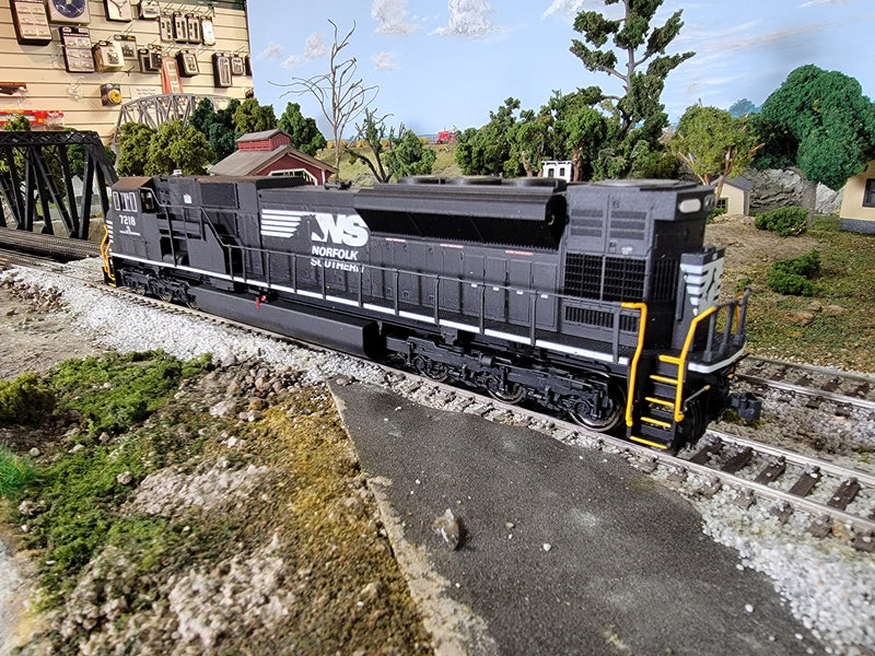 Kato HO Scale EMD SD80MAC Norfolk Southern NS 7218 (Custom Painted) - USED