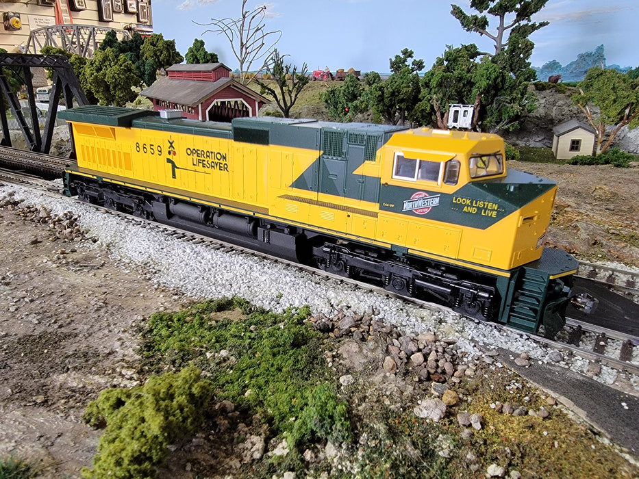 Kato 37-1307 HO Scale GE C44-9W Dash 9 Diesel CNW 8659 - USED