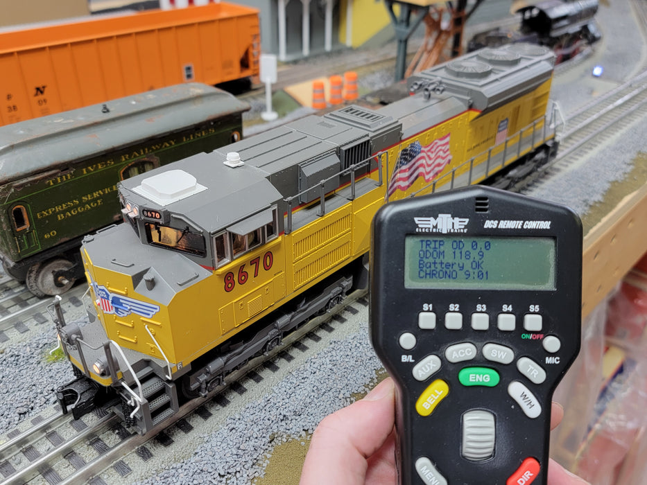 MTH 30-4214-1E RailKing EMD SD70ACe Union Pacific UP 8670 with PS2 - USED