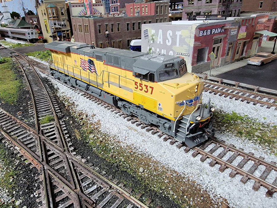 Athearn Genesis G83088 HO Scale GE ES44AC Diesel Union Pacific UP 5537 with DCC - Like New USED