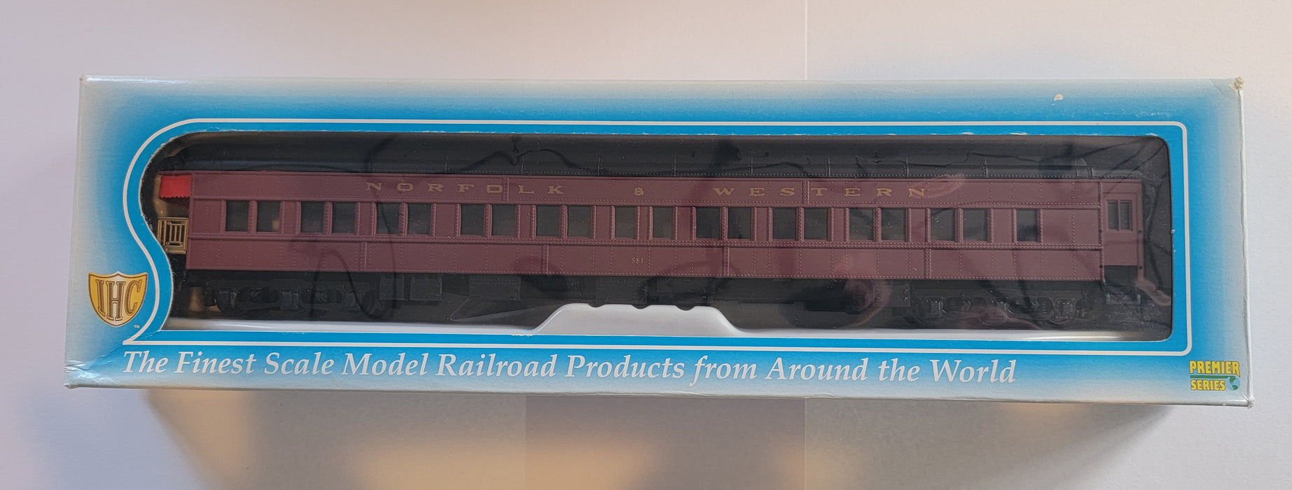 IHC 49514 HO Scale Heavyweight Observation Car Norfolk & Western N&W 581 - NOS