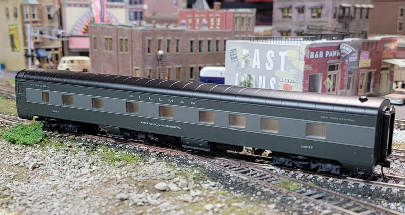 Walthers 932-9311 HO Scale Pullman 4-4-2 Sleeper 2-Tone Gray NYC Brooklyn Bridge 10033 - USED