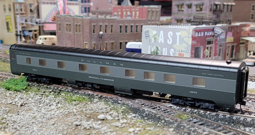 Walthers 932-9311 HO Scale Pullman 4-4-2 Sleeper 2-Tone Gray NYC Brooklyn Bridge 10033 - USED