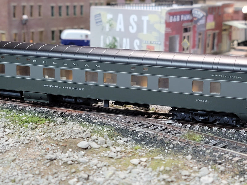 Walthers 932-9311 HO Scale Pullman 4-4-2 Sleeper 2-Tone Gray NYC Brooklyn Bridge 10033 - USED