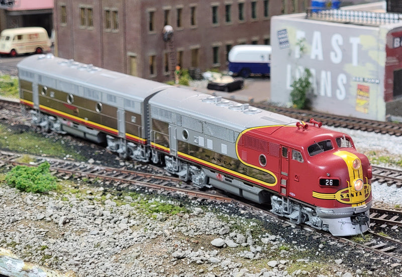 Athearn Genesis G22533 HO Scale EMD F3 A/B Diesel Set Santa Fe ATSF 26L/26A with DCC - Like New USED