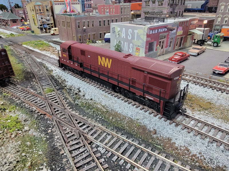Atlas 8614 HO Scale GE C30-7 Norfolk Western NW 8010 with DCC - USED