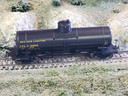 Rapido Trains 159008A HO Scale X-3 Tank Car Procor Limited UTLX # Varies