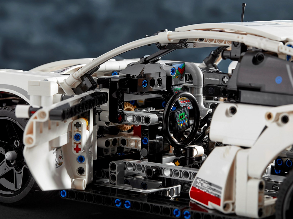 ホワイトスネイク 2019's LEGO Technic 42096 Porsche 911 RSR is 1,500 pieces of