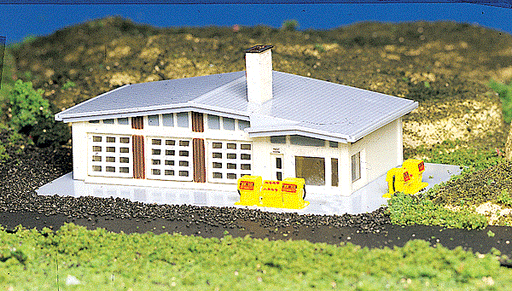 Bachmann 45904 N Scale Built Up Shell Gas Station