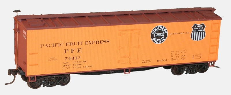 Accurail 1220 HO Scale 40' Wood Reefer Car Kit PFE / UP 2 Pack - NOS