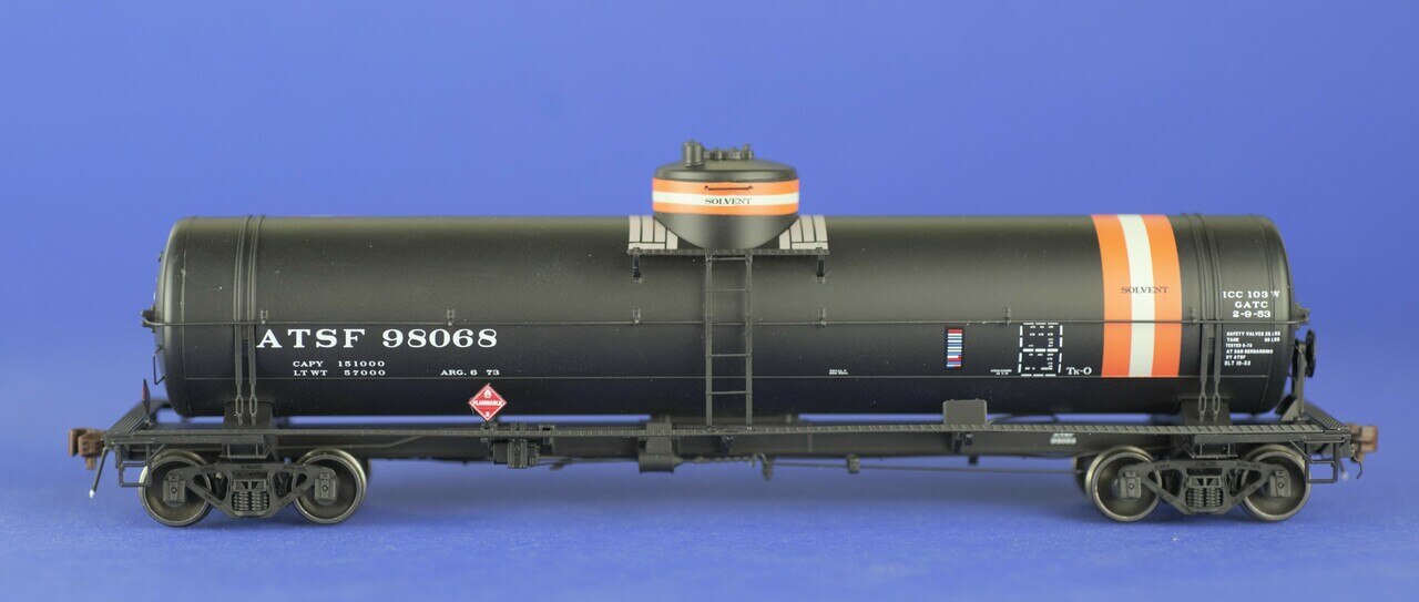 american-limited-models-1828-ho-scale-gatc-welded-tank-car-santa-fe-white-red-solvent-atsf-98068