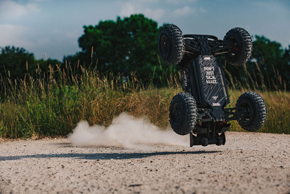 ARRMA ARA8710 1/8 RTR EXB Outcast 6S Extreme Bash Truck