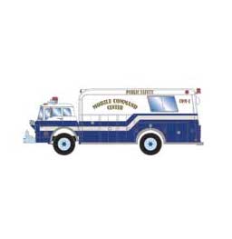 Athearn 29476 HO Scale Ford C Rescue Truck Public Safety Command COM-1