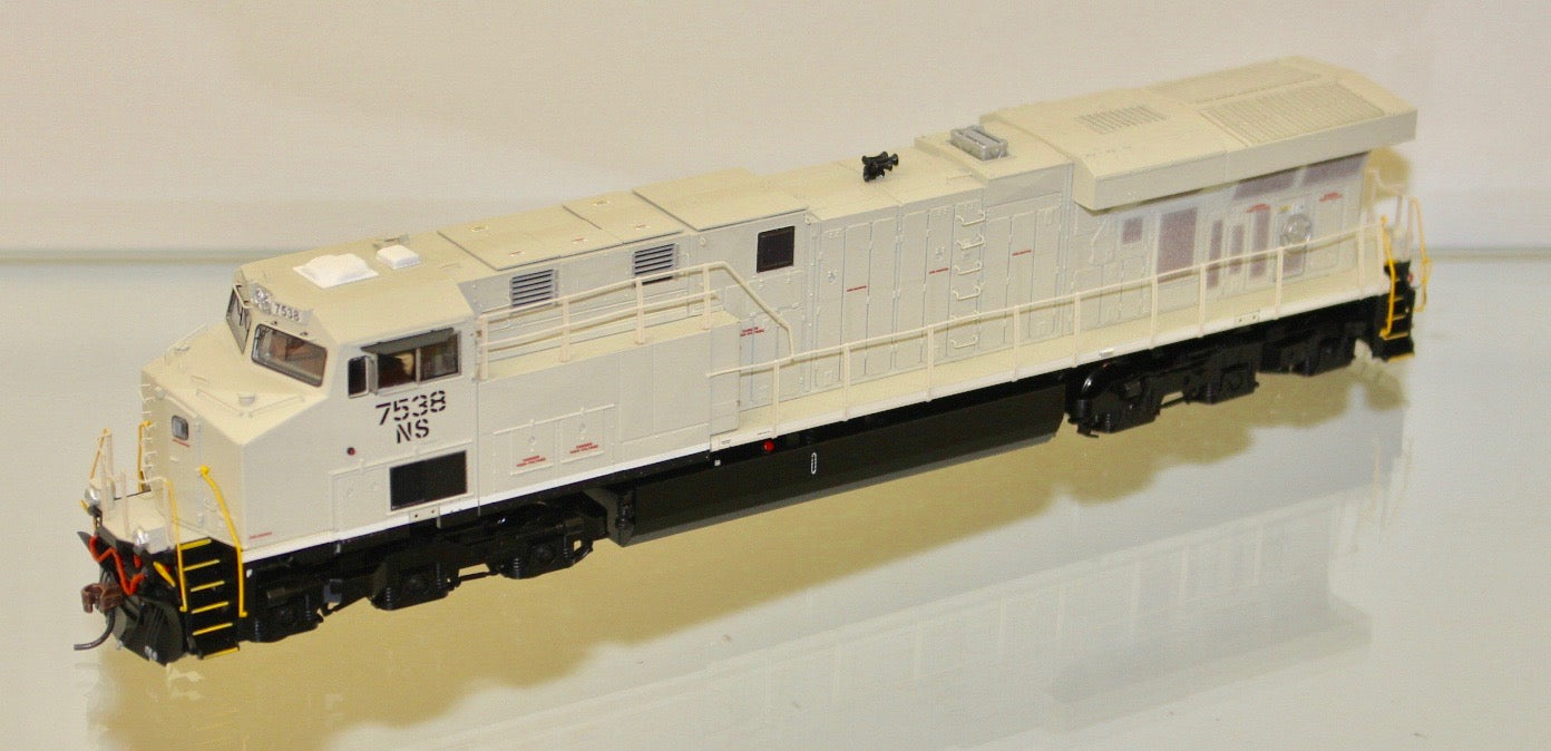 Athearn Genesis G83020 HO Scale GE ES40DC Diesel NS 7556