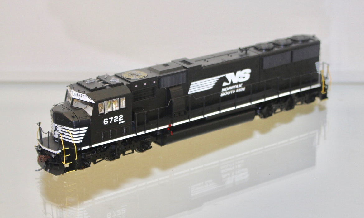 Athearn Genesis G67418 HO Scale EMD SD60I Diesel Norfolk Southern Horsehead NS 6725 DCC Sound