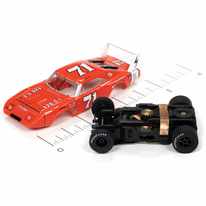 Auto World 355 HO Scale Stock Car Legends 1969 Dodge Daytona Bobby Isaac