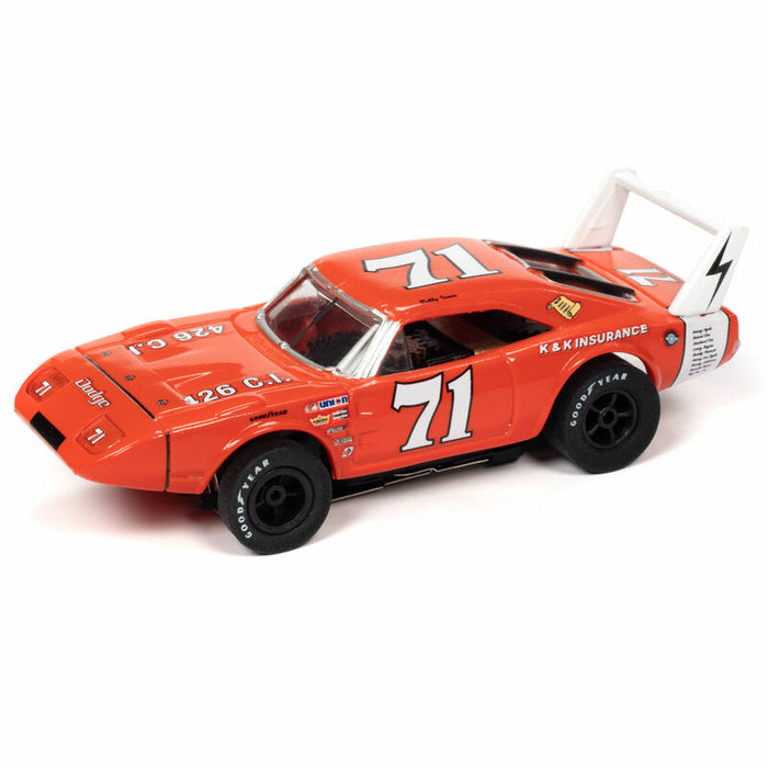 Auto World 355 HO Scale Stock Car Legends 1969 Dodge Daytona Bobby Isaac