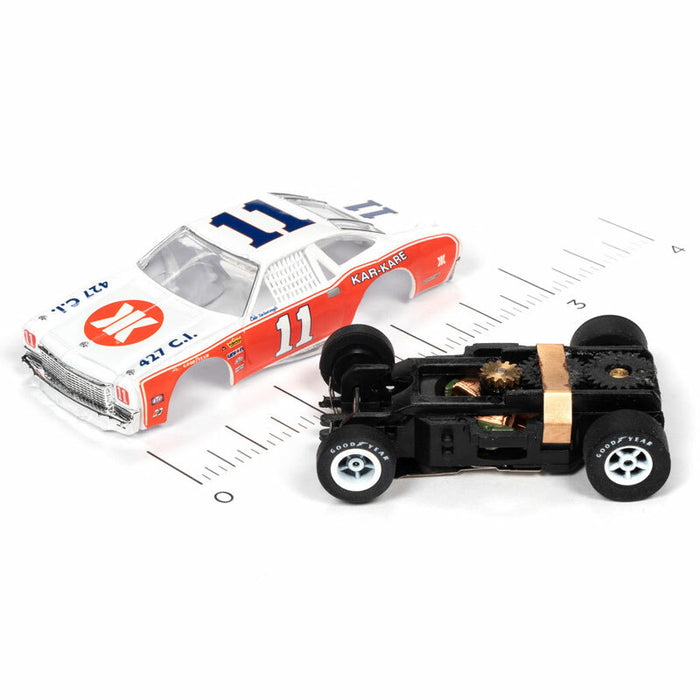 Auto World 355 HO Scale Stock Car Ledgends 1973 Chevy Chevelle 11 Cale Yarborough