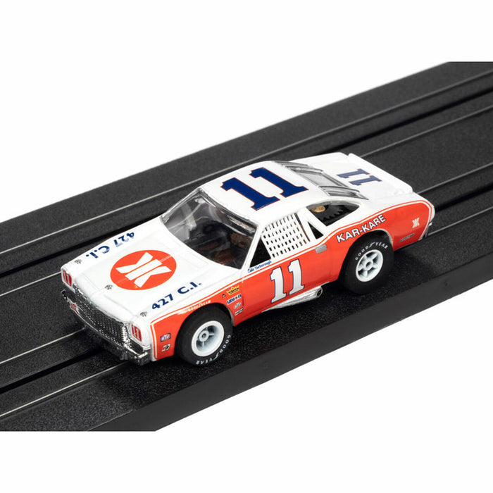 Auto World 355 HO Scale Stock Car Ledgends 1973 Chevy Chevelle 11 Cale Yarborough