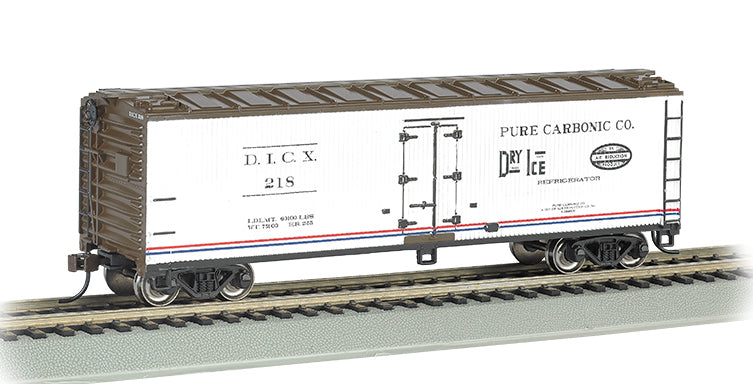 Bachmann 19805 HO Scale 40' Wood Reefer Pure Carbonic Dry Ice DICX 6458