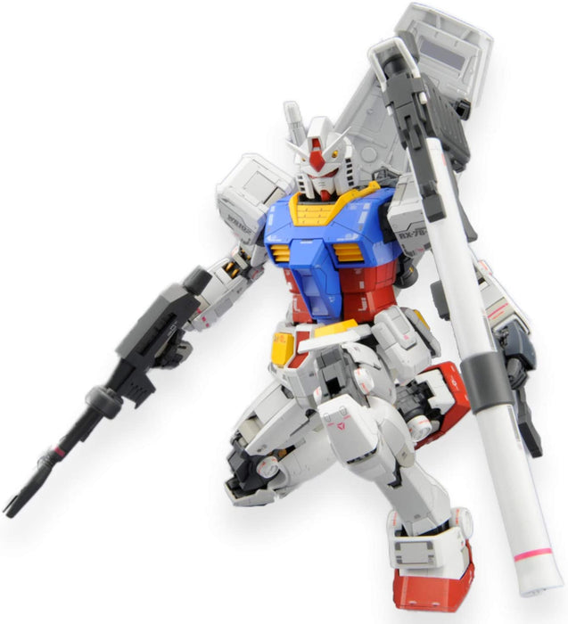 Bandai 5061610 1/100 Master Grade Mobile Suit Gundam RX-78-2 (Version 3.0)
