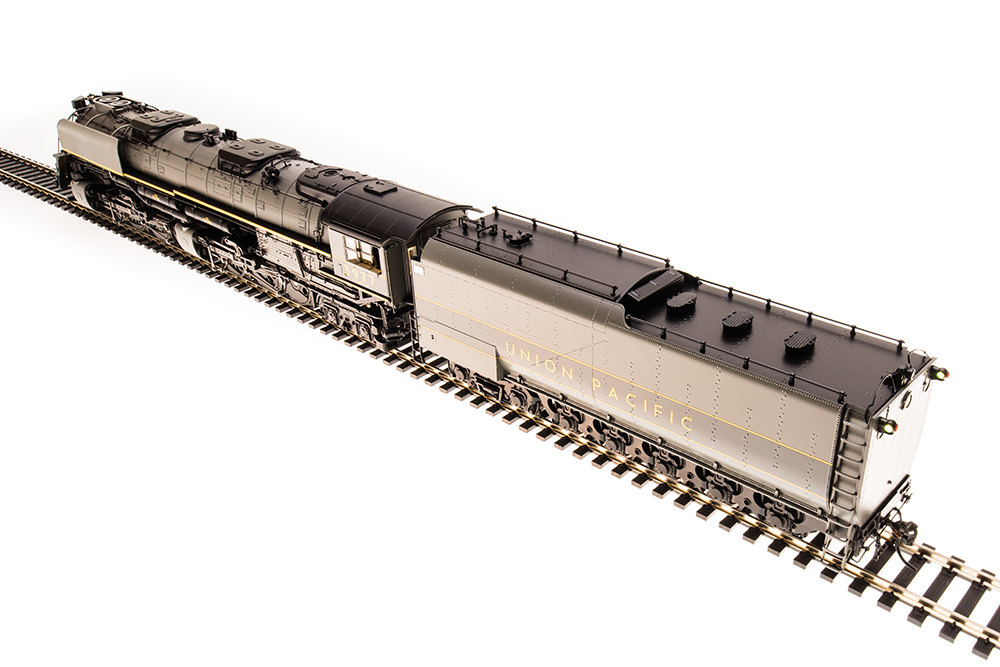 BLI 4984 4-6-6-4 Challenger Steam Locomotive Oil Tender Union Pacific Two Tone Gray UP #3977