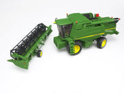 Bruder 09804 John Deere T670i Combine Harvester