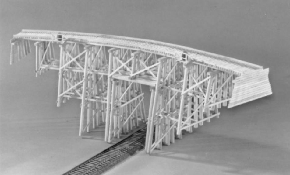 Campbell 304 HO Scale 110' Tall Curved Trestle Kit - NOS
