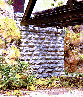 Chooch 8440 HO Scale Single Cut Stone Bridge Abutment