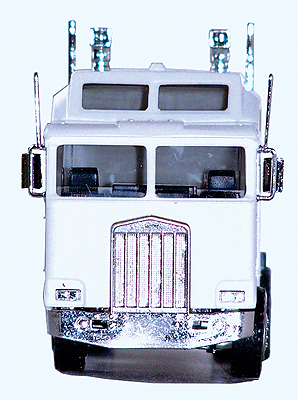Herpa 15257 HO Scale Kenworth K100 5 Bar Grille Cab Over Tractor White
