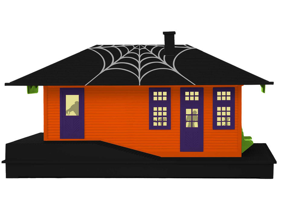 Lionel 2029040 O Gauge End ofthe Line Halloween Passenger Station (Plug-Expand-Play)