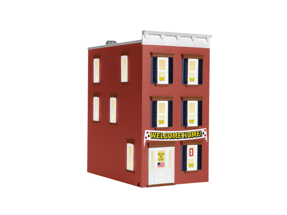 Lionel 2229140 O Gauge Welcome Home Troops Townhouse (Plug-Expand-Play)