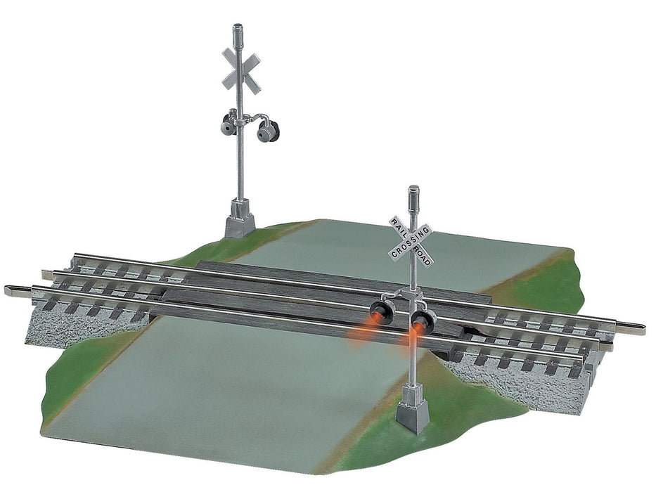 Lionel 6-12052 O Gauge FasTrack Grade Crossing with Flashers - USED